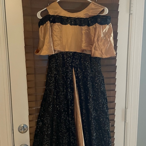 Party gown - Picture 2 of 2